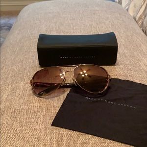 Marc Jacobs rose gold aviator sunglasses